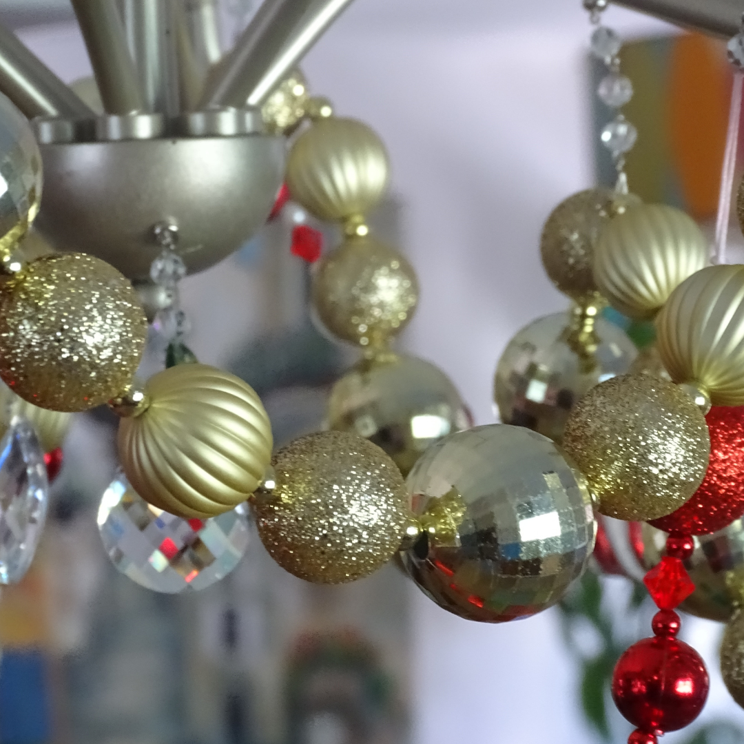 72" ( 6 Feet) Gold Ball MAGNETIC Holiday Garland