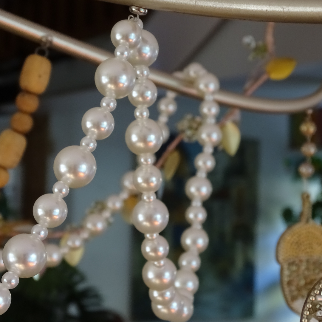 72" ( 6 Feet) MAGNETIC Pearl Garland
