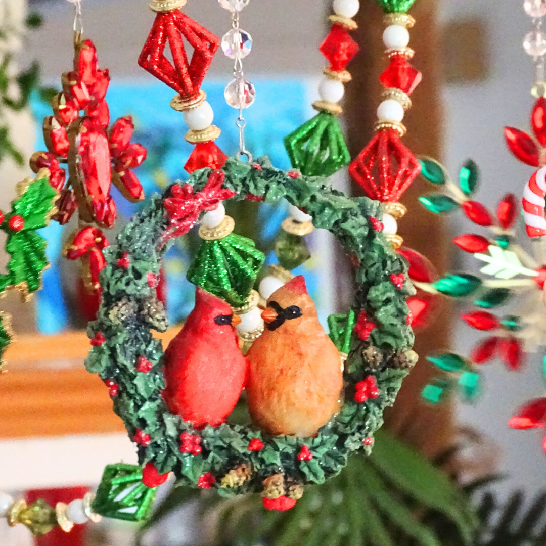 CARDINAL WREATH (Set/1) OR (SET/3) MAGNETIC CHANDELIER ORNAMENT