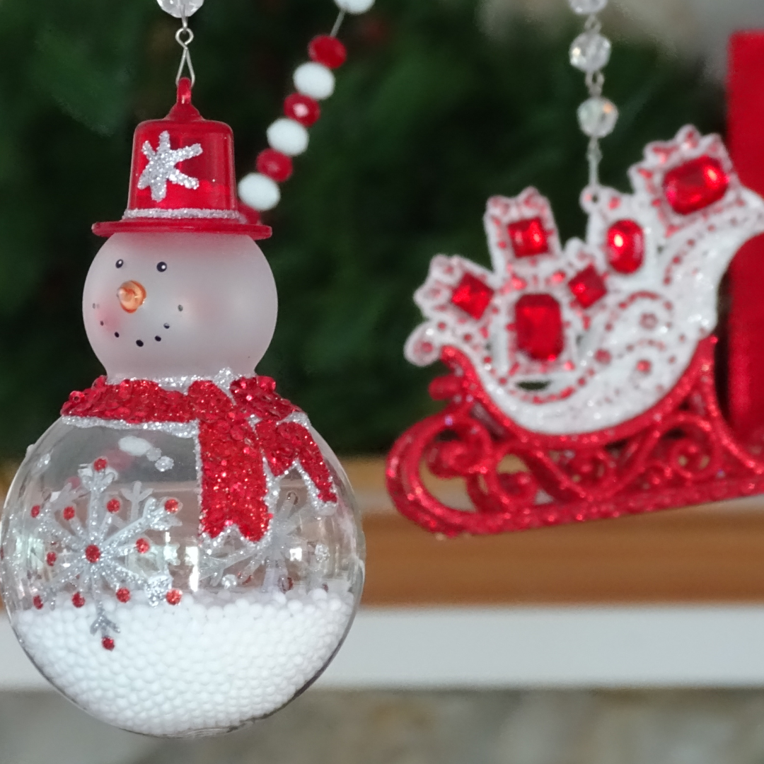 HOLIDAY CHANDELIER MAKEOVER KIT - (3) Red/White Sleigh + (3) 12" Red/White Crystal Garland