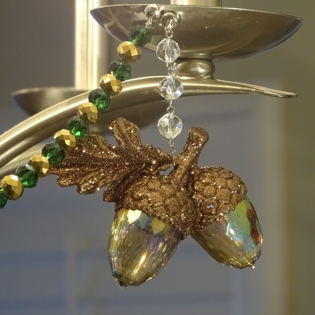 FALL CHANDELIER MAKEOVER KIT - GLITTER ACORN + 12" GREEN/GOLD CRYSTAL BEAD GARLAND