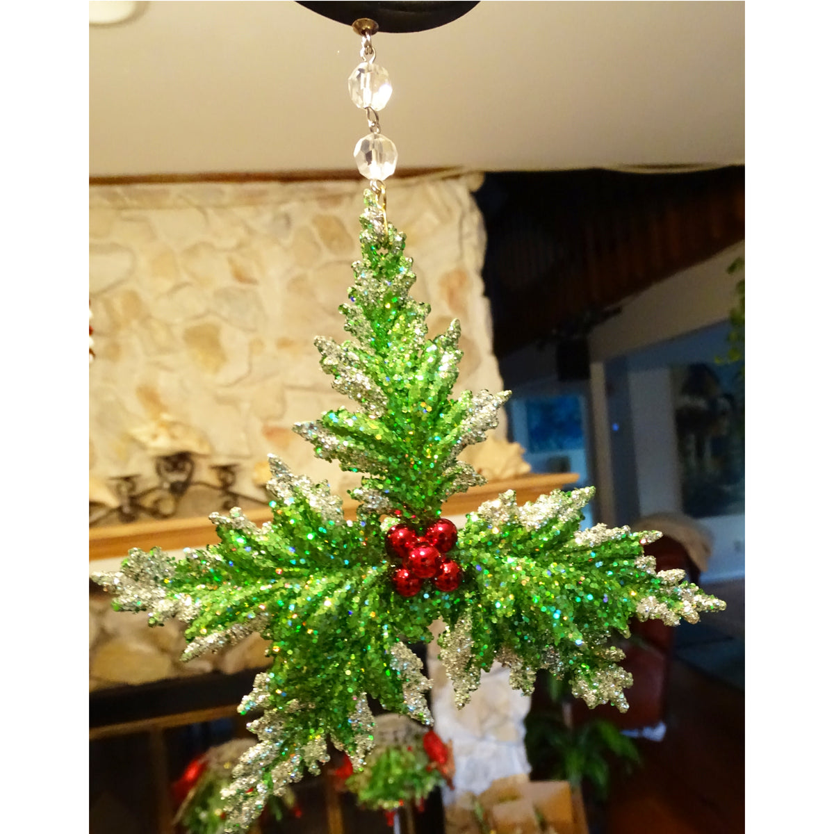 GLITTER HOLLY MAGNETIC CHANDELIER ORNAMENT