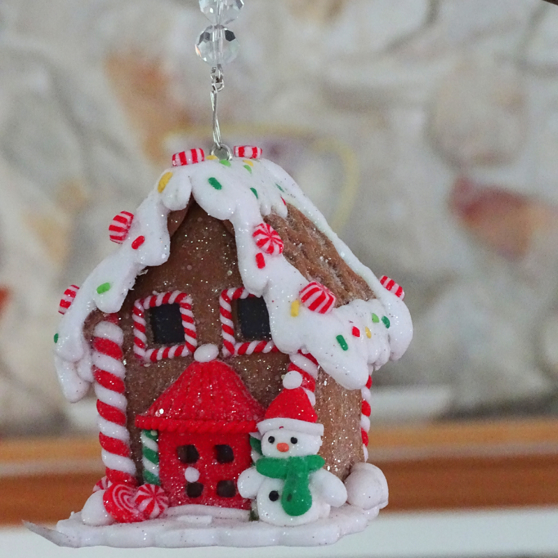 LIGHT UP GINGERBREAD HOUSE (Set 1) - Multiple Styles -MAGNETIC CHANDELIER ORNAMENT