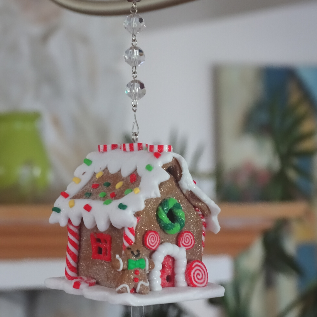 LIGHT UP GINGERBREAD HOUSE (Set/3) or (Set 1) MAGNETIC CHANDELIER ORNAMENT