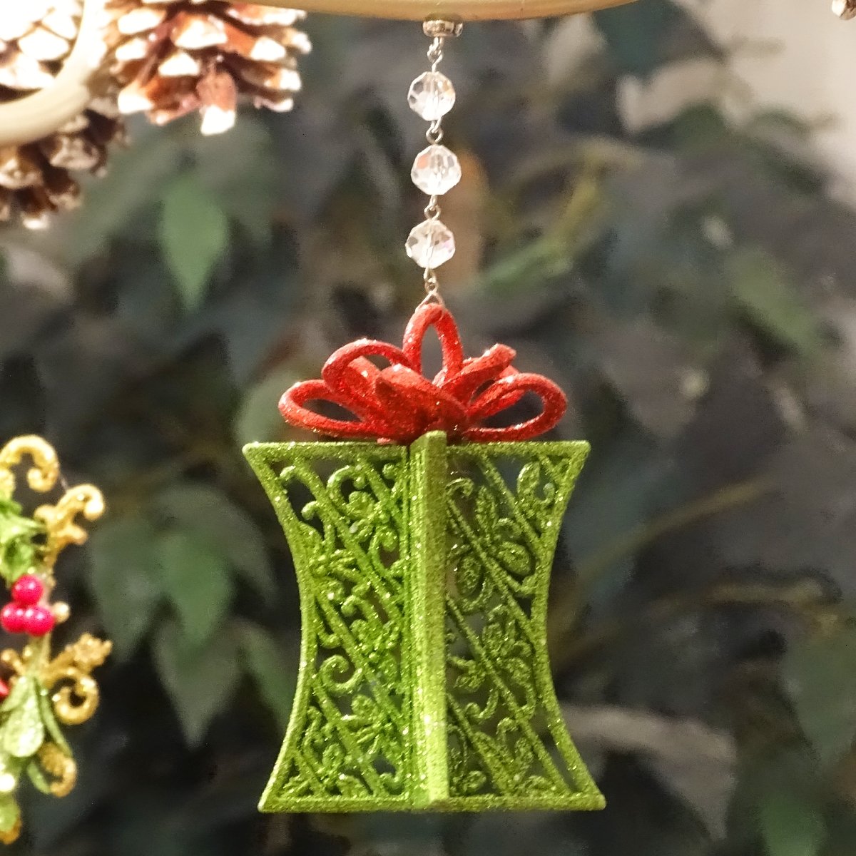 GLITTER RED/GREEN GIFT BOX (Set/3) MAGNETIC CHANDELIER ORNAMENT - MagTrim Designs LLC